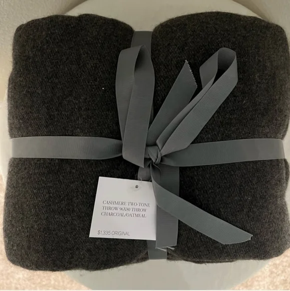 RH CASHMERE TWO-TONE THROW 96x80 CHARCOAL OATMEAL - Picture 3 of 3